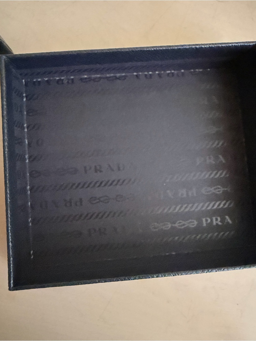 Prada Box - Picture 2 of 2
